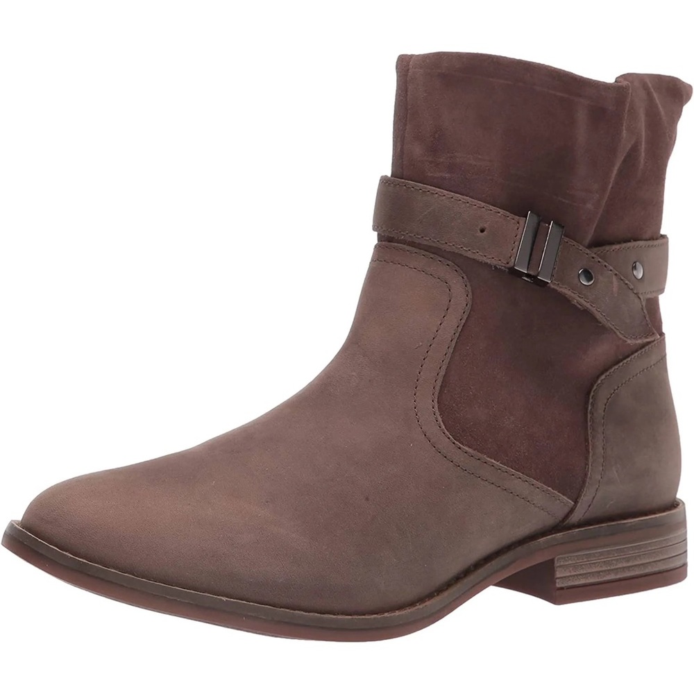 NWB Clark’s Camzin Strap in Dark Taupe
